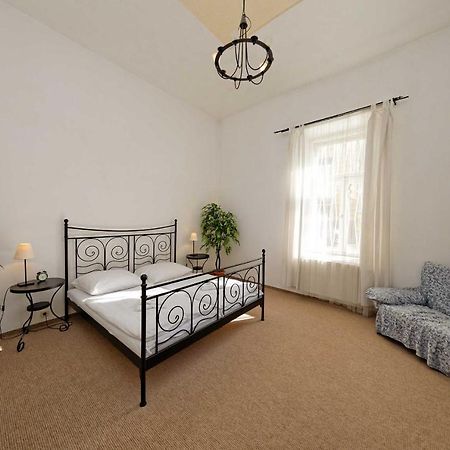 براغ Apartments U Cisare المظهر الخارجي الصورة