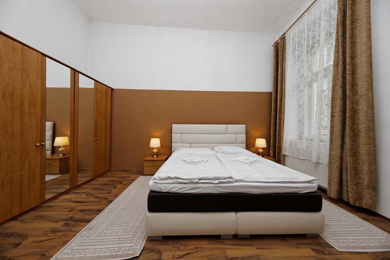 براغ Apartments U Cisare المظهر الخارجي الصورة