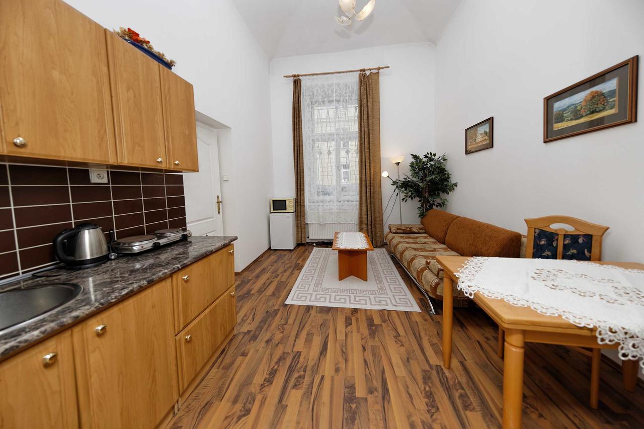 براغ Apartments U Cisare المظهر الخارجي الصورة