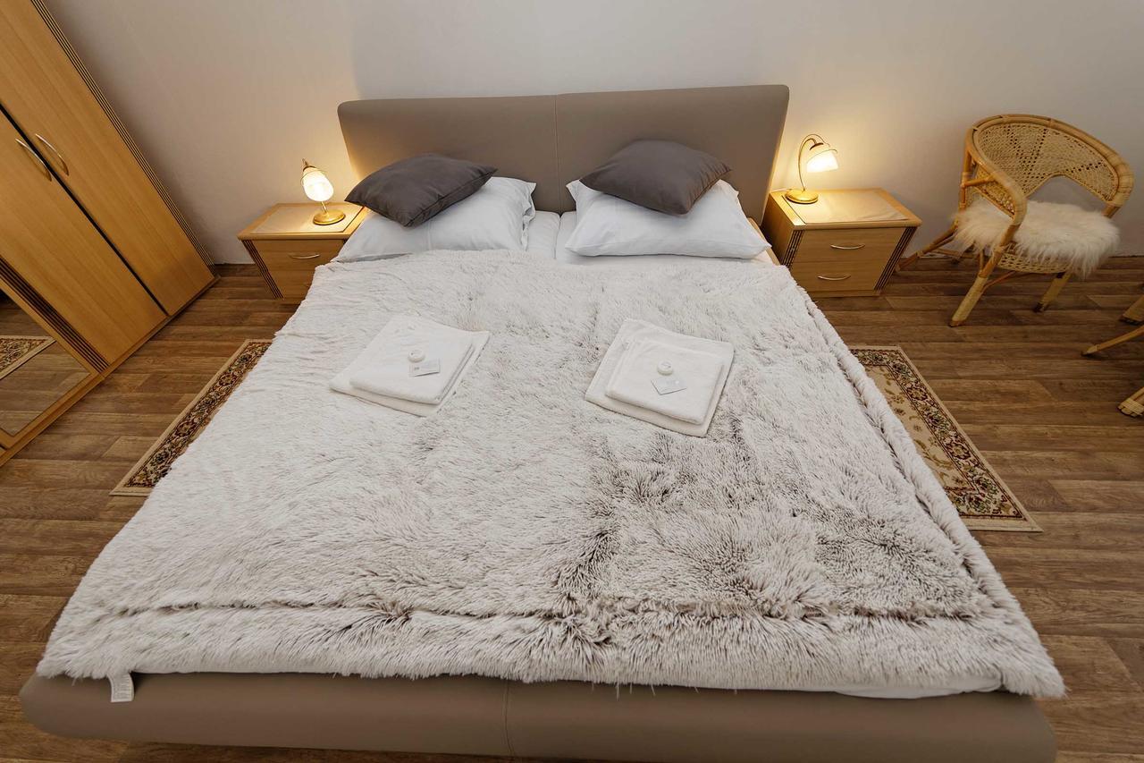 براغ Apartments U Cisare المظهر الخارجي الصورة