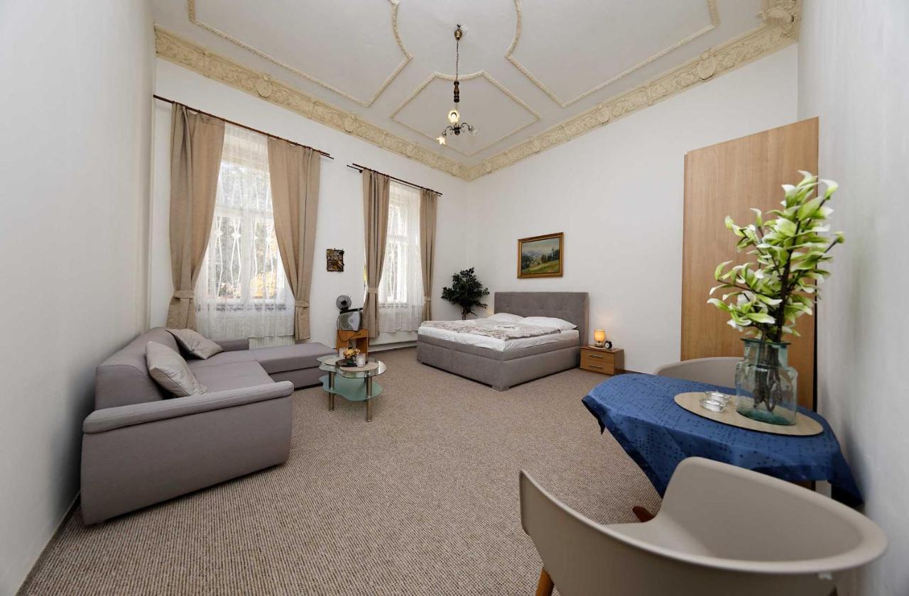 براغ Apartments U Cisare المظهر الخارجي الصورة