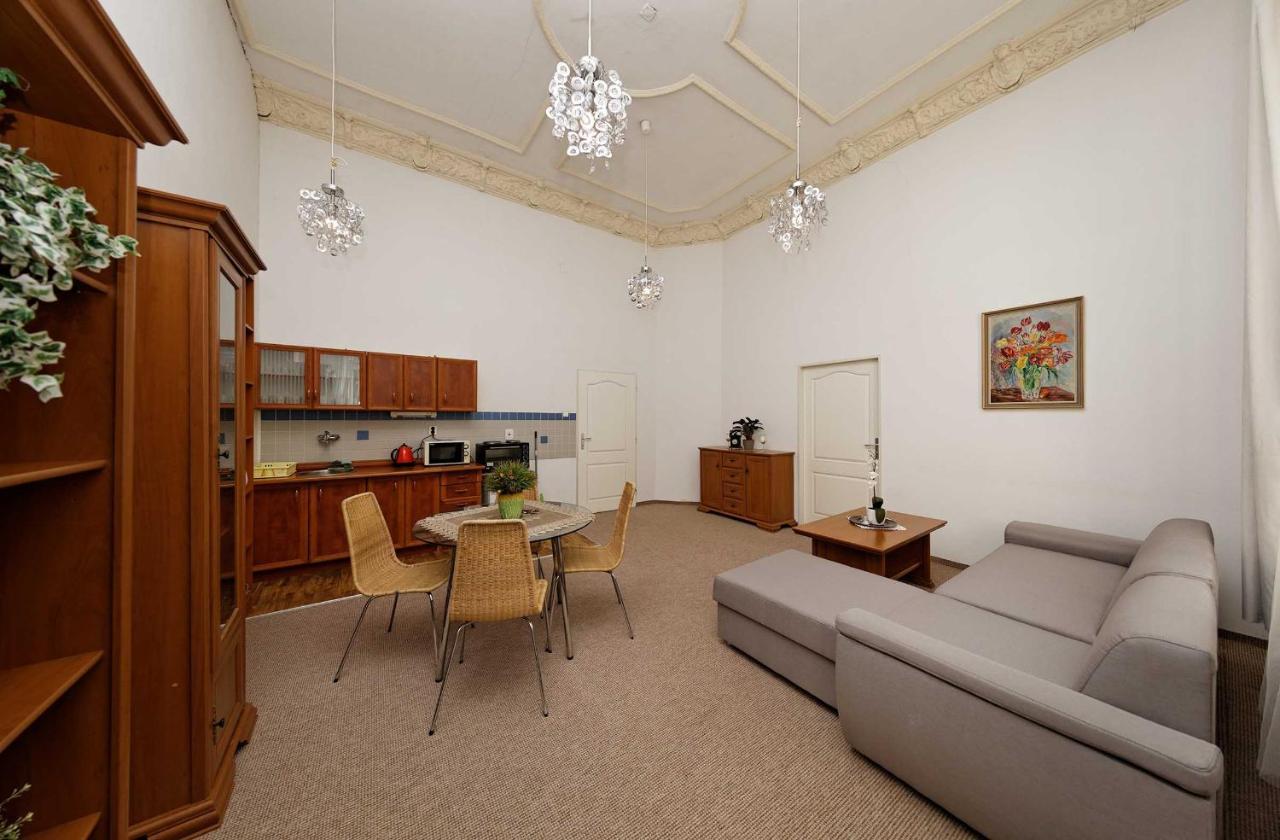 براغ Apartments U Cisare المظهر الخارجي الصورة